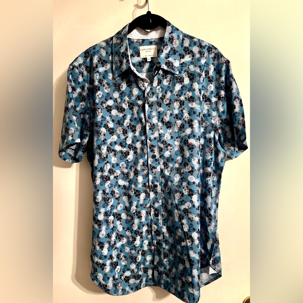 Con.StructTeal and White Pineapple Floral Men's Shirt-Size Medium‎